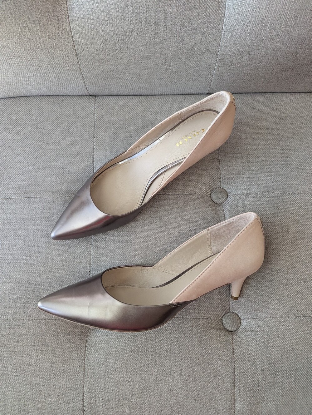 COACH Chambers Rose Two-Tone Pointed Toe Mid Heel Pumps Nude Metallic Size 7B - Picture 3 of 13